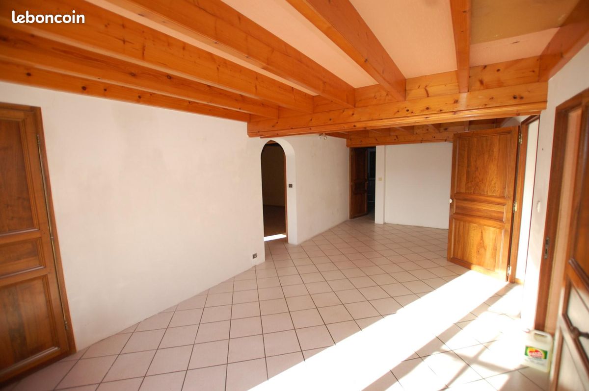 Maison 8 pièces 205 m² - Saint-Ciers-sur-Gironde 33820 (image principale 5)