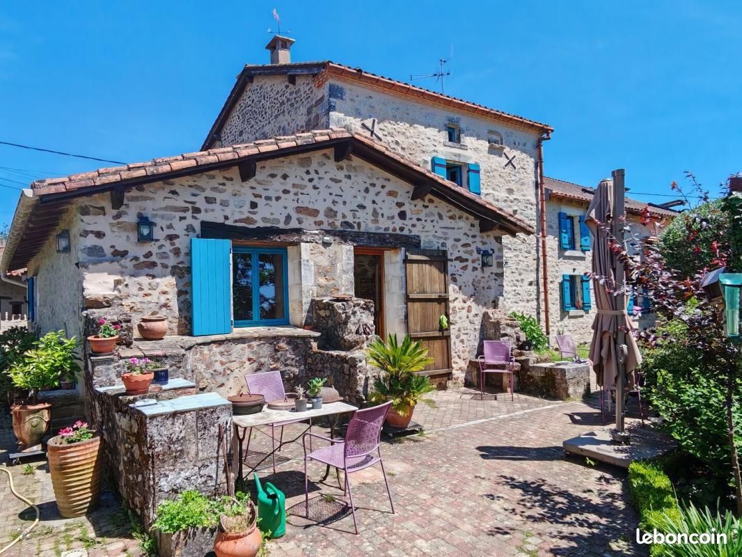 Maison 7 pièces 243 m² · à Saint-Pardoux-la-Rivière · 243 m² · 472 500 €