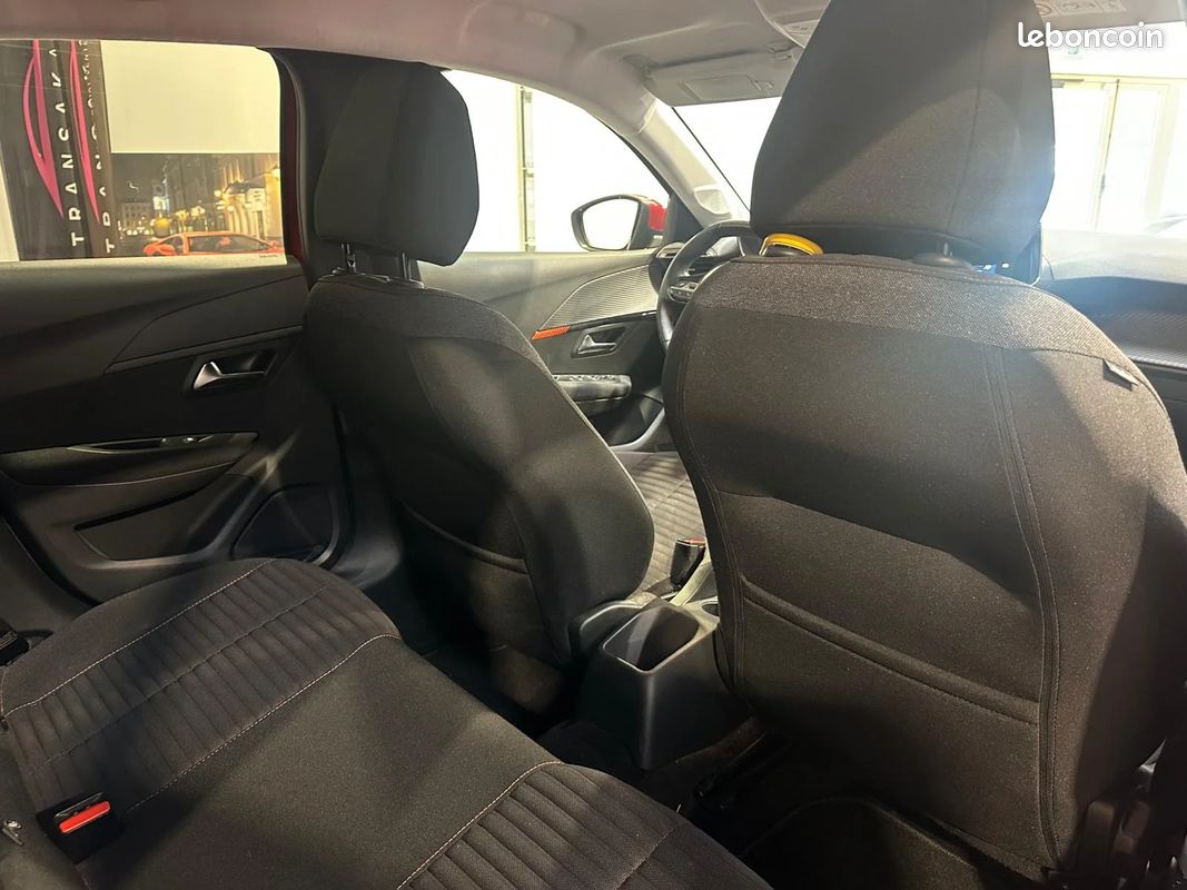 Peugeot 208 II Active 1.2 100 CV BVM / ENTRETIEN COMPLET PEUGEOT / CARPLAY / SIEGES AVANT CHAUFFANTS (image 18)