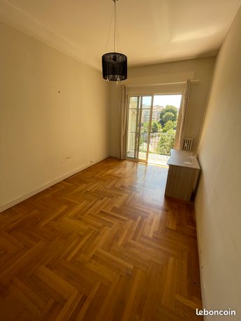 À seulement 2 minutes à pied de la Promenade des Anglais – Appartement avec balcon, parking et cave — 3