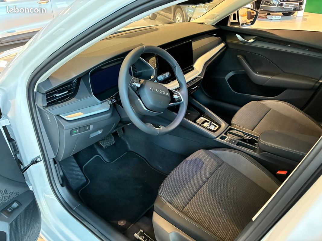 SKODA OCTAVIA COMBI SELECTION 2.0 TDI 150 ch SCR DSG7 (image 5)