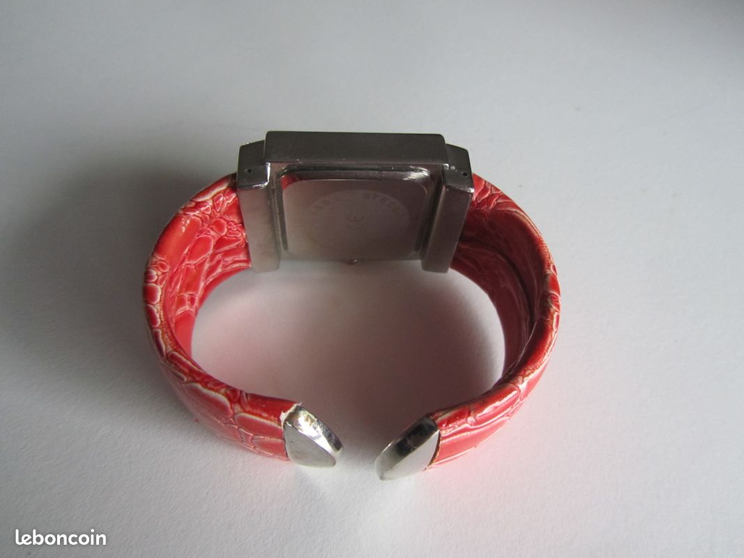 Montre Bracelet MB Collection Quartz rouge/rose diamant Très bon état (image 2)