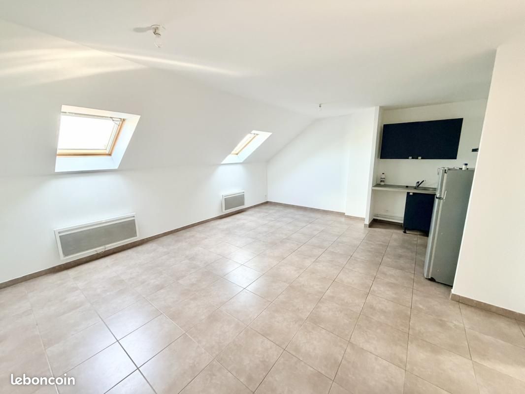 Appartement 2 pièces 45 m² · à Verneuil-l'Étang · 45 m² · 800 €