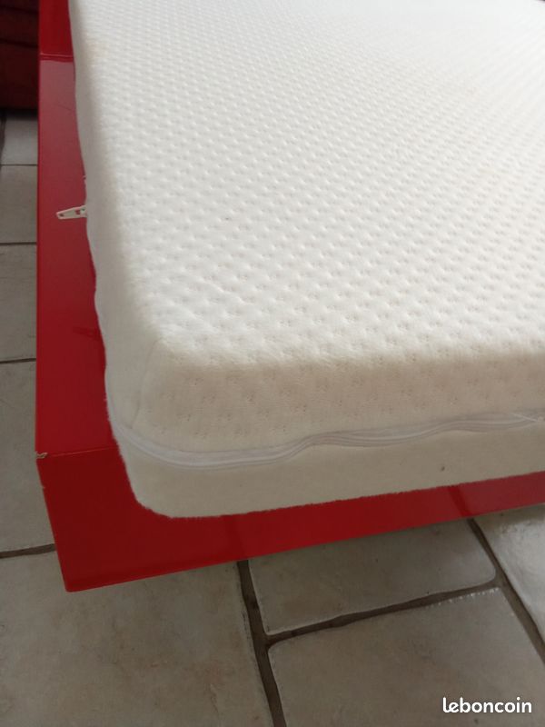 Petit matelas en mousse dimension 1 m 39 par 089 épaisseur 10 (image 2)