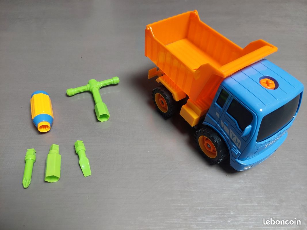 Camion avec outils (image 1)