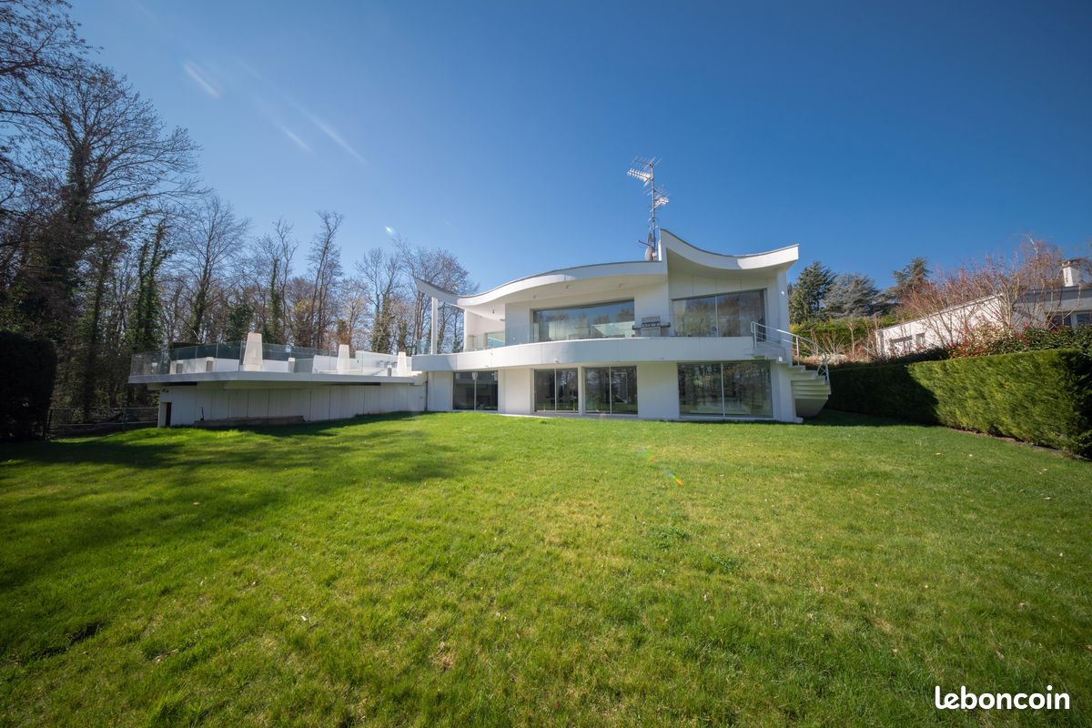 Maison 8 pièces 374 m² · à Dietwiller · 374 m² · 1 595 000 €