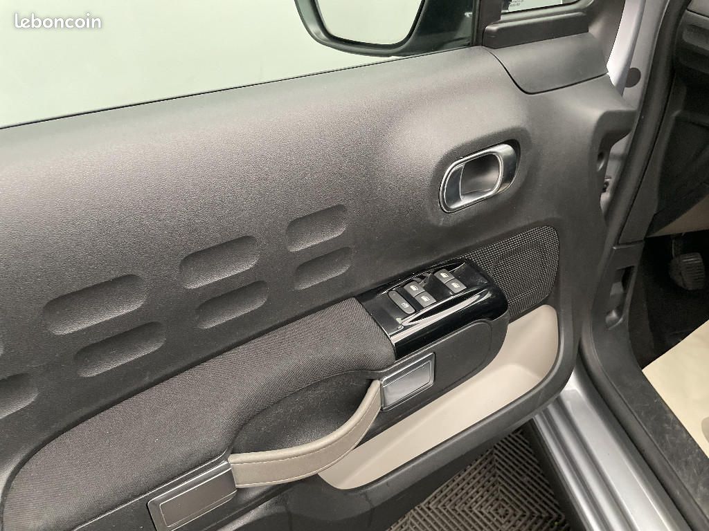 Citroën C3 PURETECH 82 S&S ELLE (image 17)