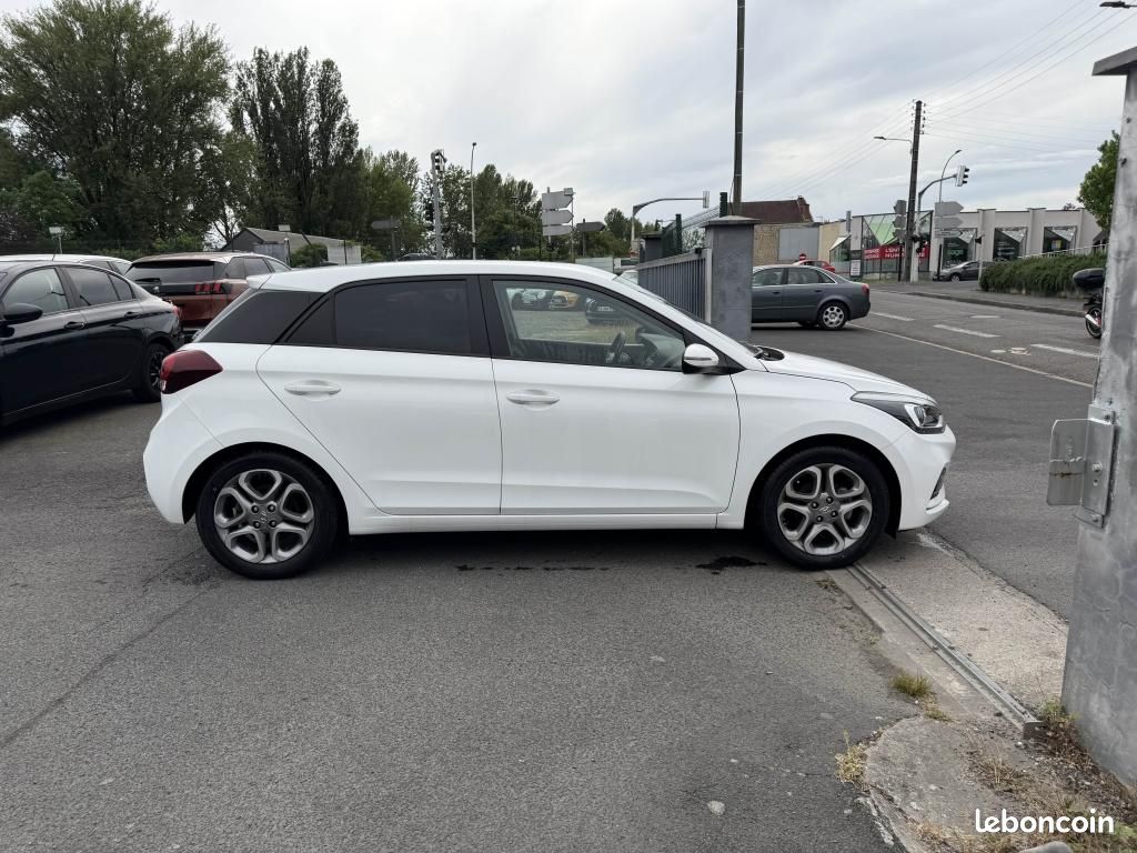 HYUNDAI I20 1.2i - 84 Intuitive clim + camera AR (image 6)