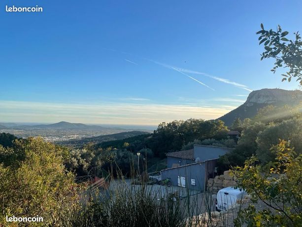Magnifiique terrain constructible 2022m² Solliès-Ville vue mer exposé Sud - quartier prisé