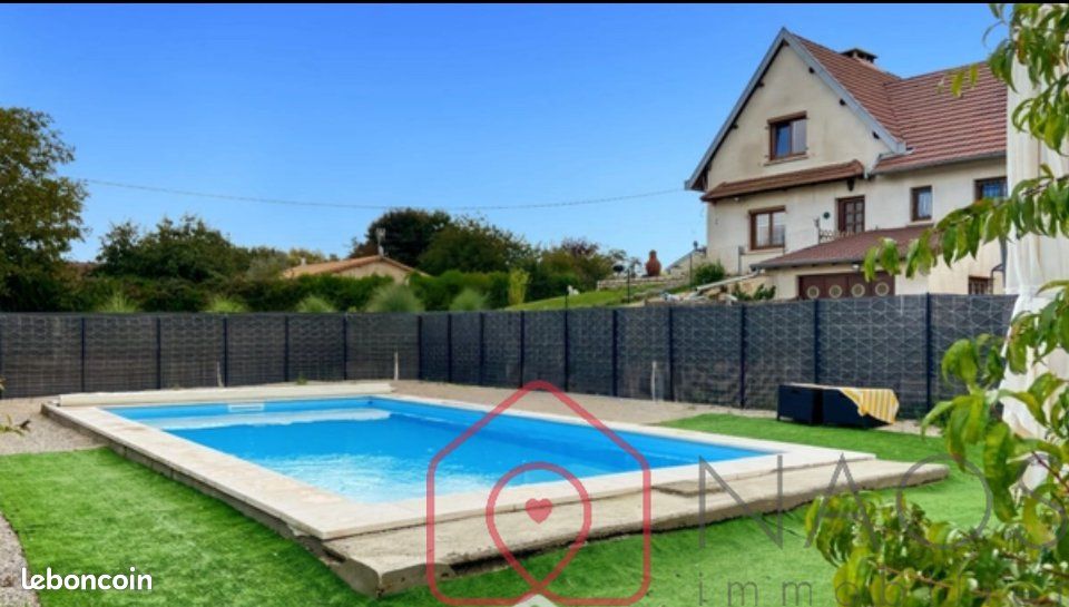 Maison 8 pièces 186 m² · à Bantanges · 186 m² · 249 000 €