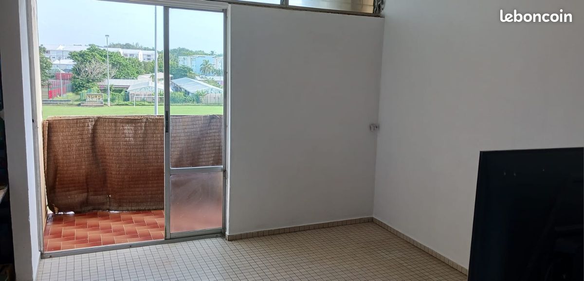 Appartement 3 pièces 61 m² · à Les Abymes · 61 m² · 75 000 €