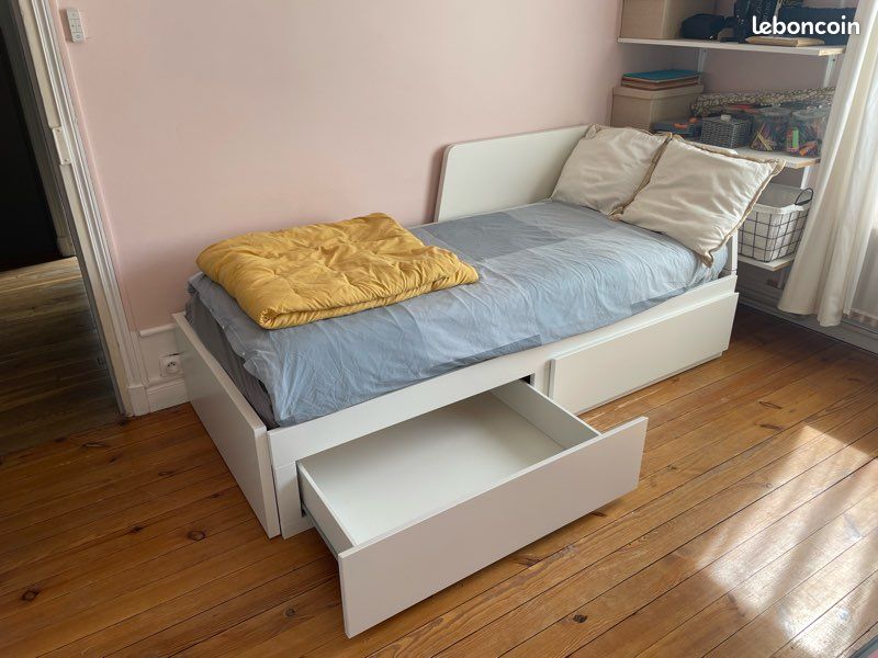 IKEA FLEKKE + 2 matelas VANNAREID – Très bon état (image 2)