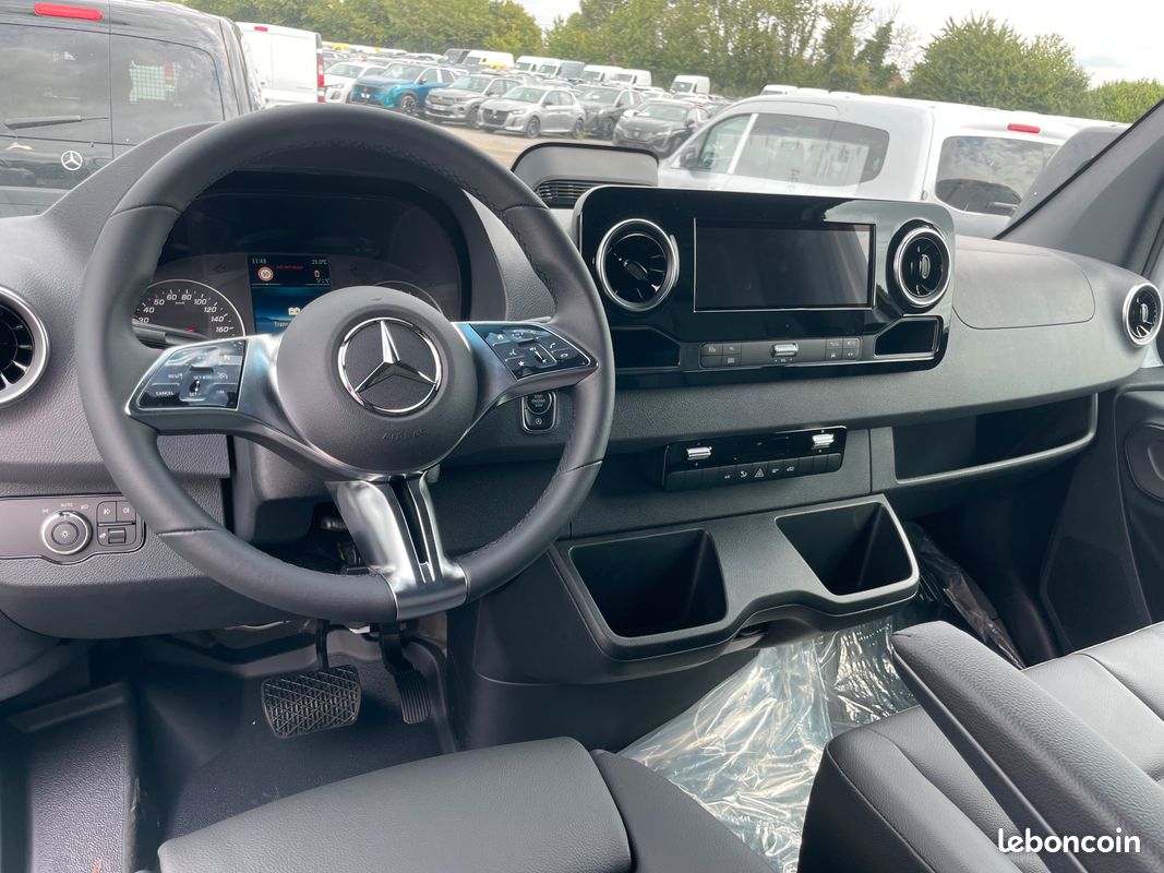 42 500 HT Mercedes SPRINTER 317 CDI 170 CH L3H2 837 Euro(s)HT/MOIS (image 3)