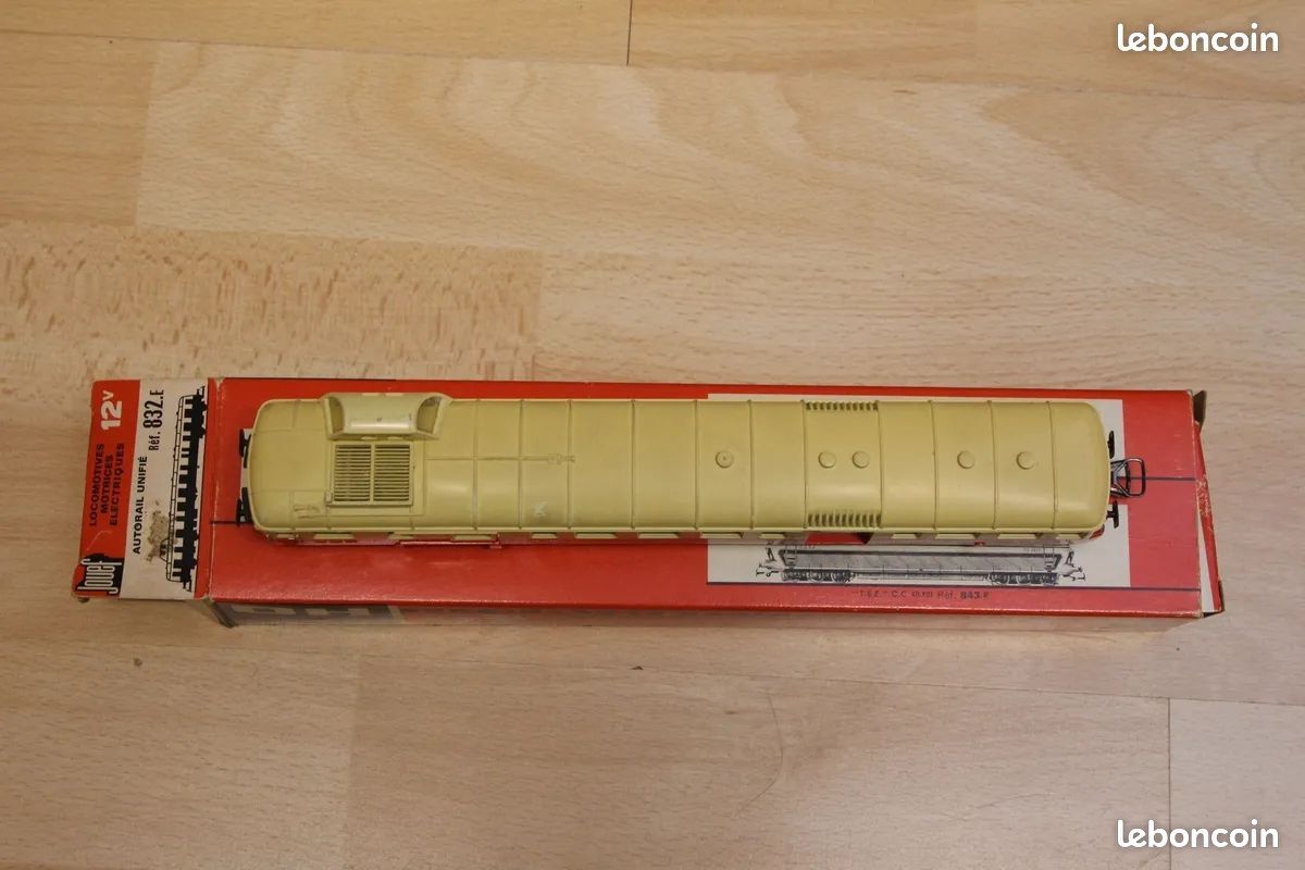Train Échelle HO Jouef - Autorail Le Picasso SNCF Avec Remorque - Échelle 1/87 - Occasion