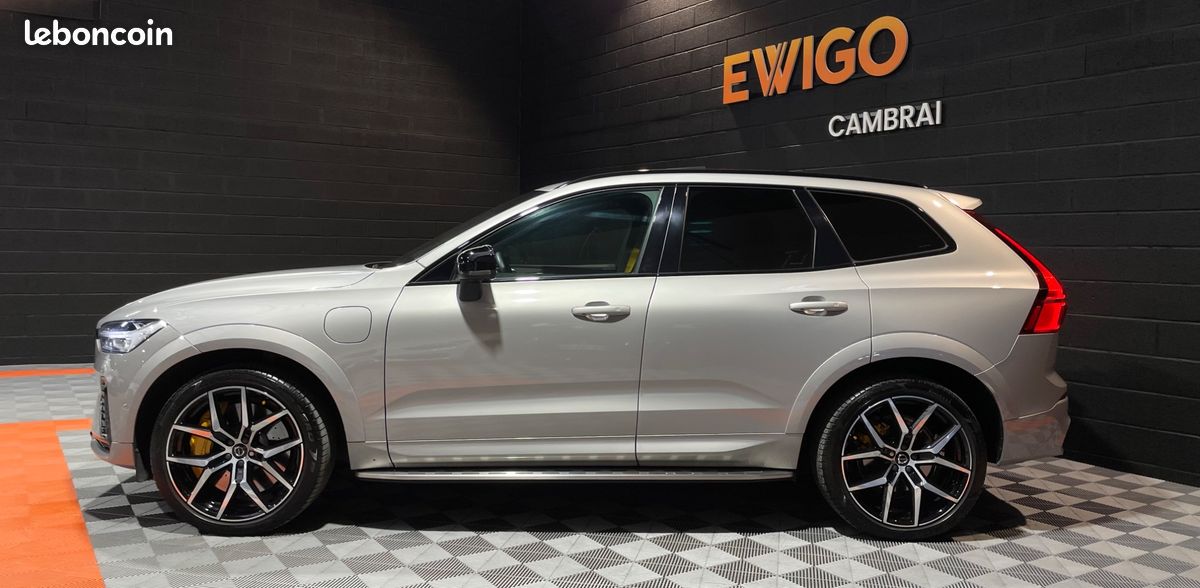 VOLVO XC60 T8 455Ch POLESTAR - 1 ère main - Historique VOLVO - Carplay - Attelage - Marches Pieds (image 40)