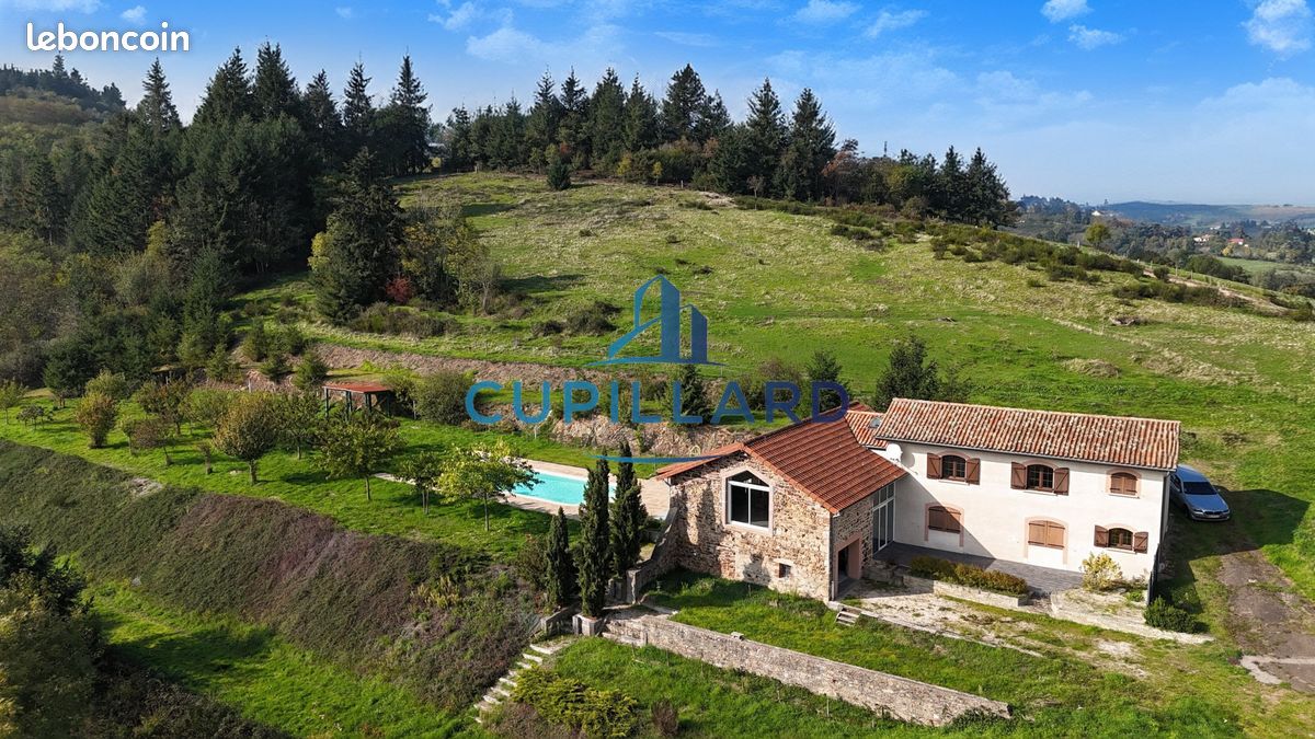 Maison 6 pièces 197 m² · à Saint-Haon-le-Vieux · 197 m² · 398 000 €