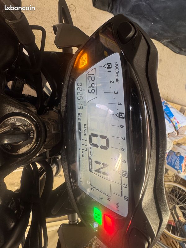 Suzuki sv 650 A2 (image 3)
