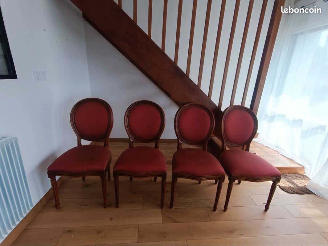 Lot 4 chaises médaillon (image 1)