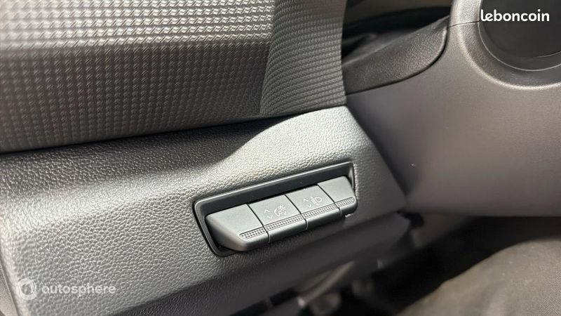 Renault Trafic Véhicule utilitaire ou Société L1H1 3T 2.0 Blue dCi 130ch Confort (image 30)