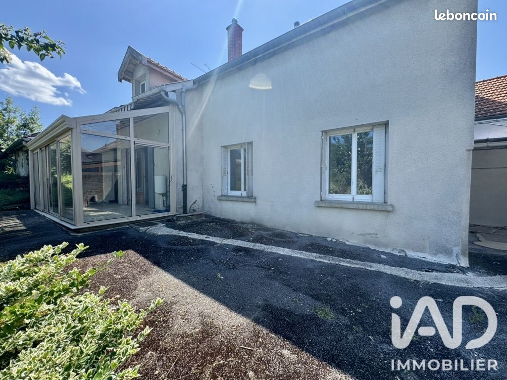 Maison 8 pièces 270 m² · à Monthois · 270 m² · 99 000 €
