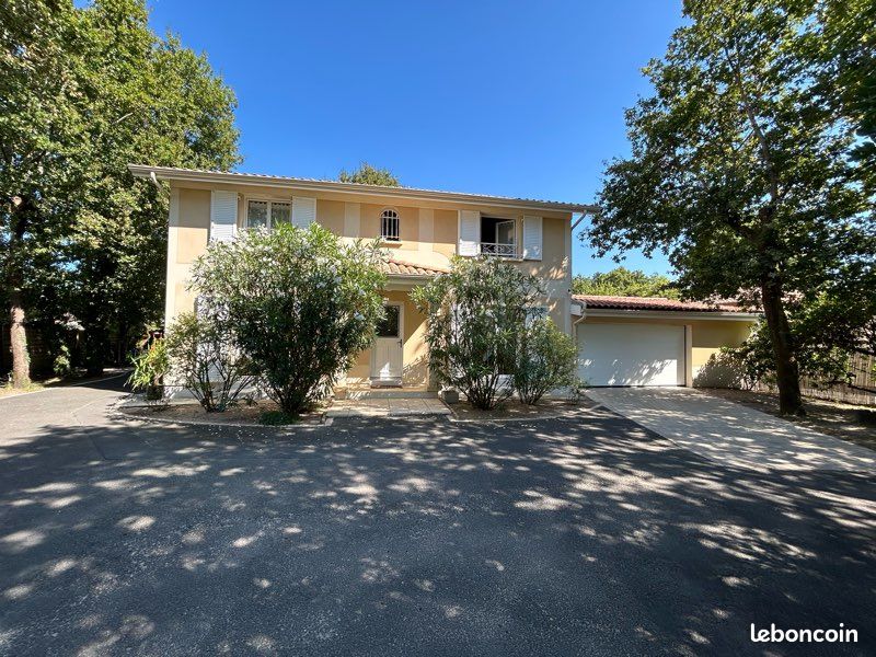 Maison 14 pièces 280 m² · à Gujan-Mestras · 280 m² · 1 099 000 €