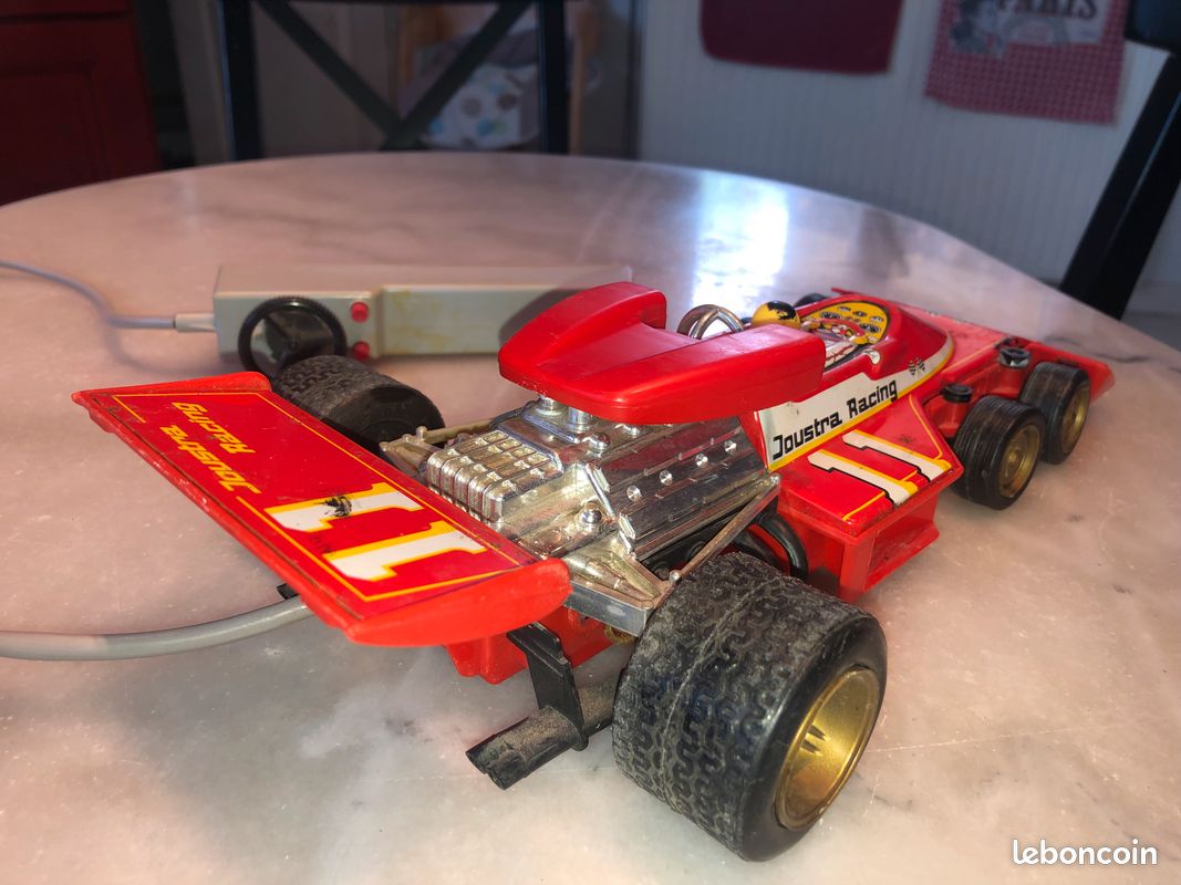 Joustra Peugeot J7 Rouge Téléguidé Filoguidé - Jouet Ancien Tôle (Rare)