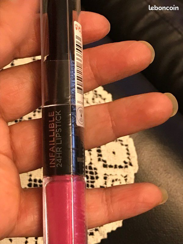 # Duo à Lèvres Infaillible de L'Oréal 121 flawless fushia kissproof et waterproof (image 1)