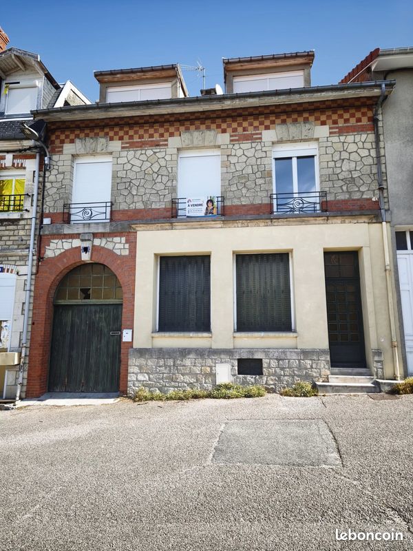 Maison 10 pièces 244 m² · à Sermaize-les-Bains · 244 m² · 129 000 €