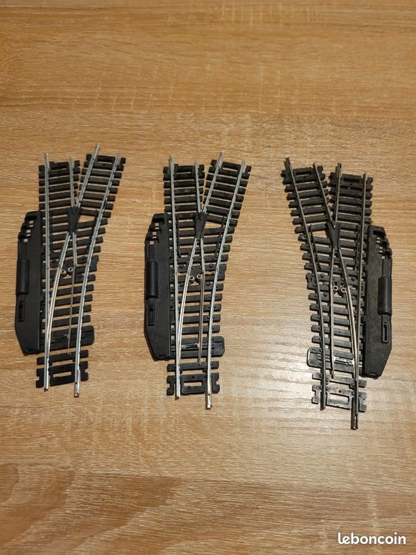 Aiguillage (Droit Vers Gauche) Pour Réseau Ferroviaire HO (1/87) - Longueur Rail 153 Mm - Occasion