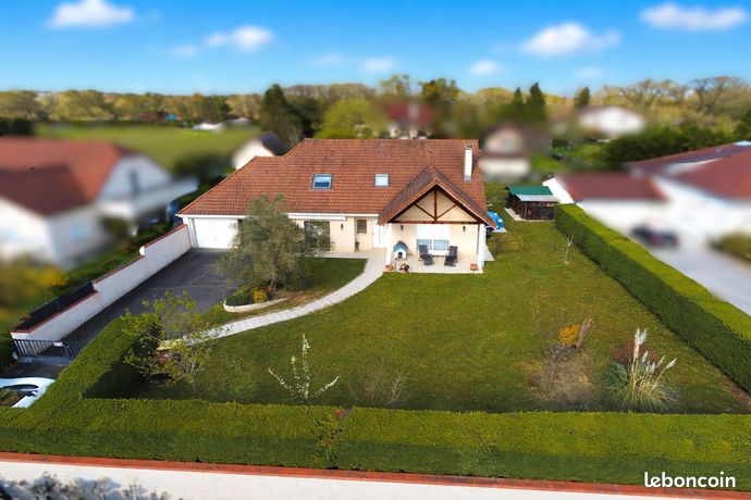 Propriété 5 pièces 142 m²
