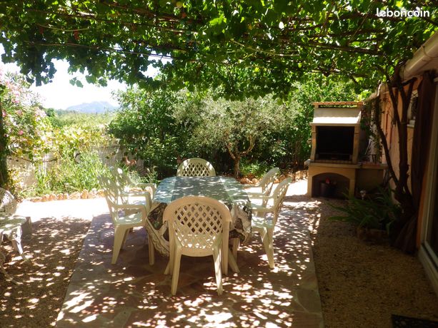Rarissime 3 pièces, jardin, meublé à l'année en maison cœur village