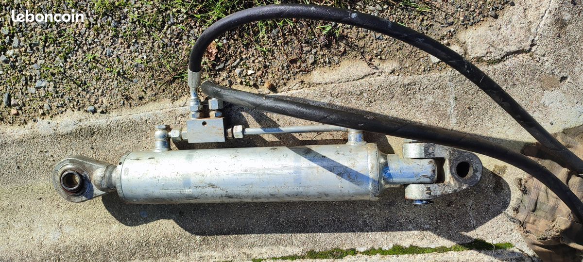 Troisième Point Hydraulique Pour Tracteur Landini, Fiat, Same - Dimensions 63x35x210 Mm