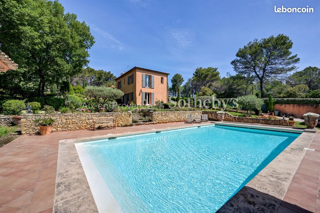 Maison 7 pièces 334 m² · à Saint-Marc-Jaumegarde · 334 m² · 2 490 000 €