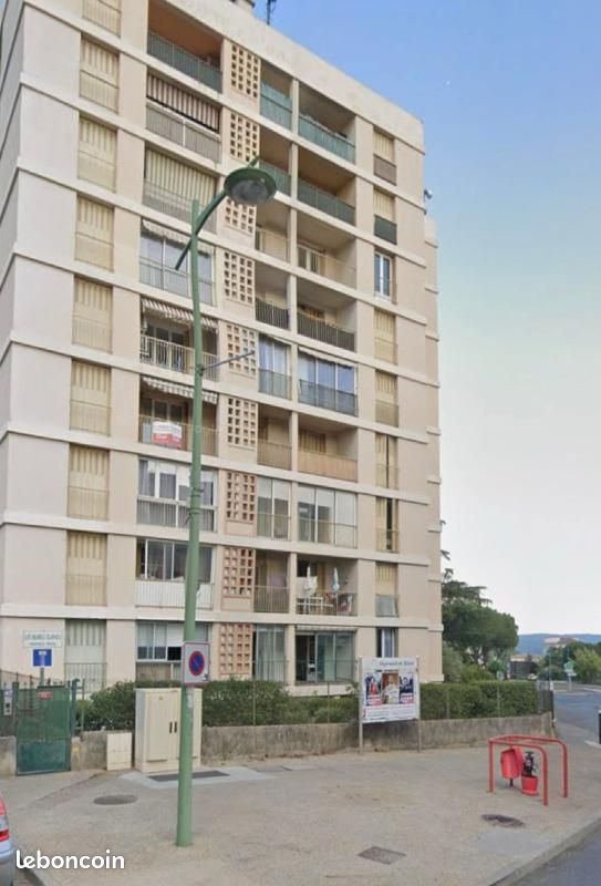 Garage/box Manosque · 70 €/mois