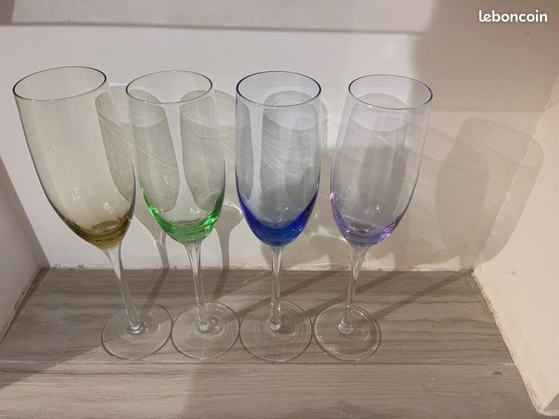 Lot de 4 grandes flûtes à champagne (image 1)