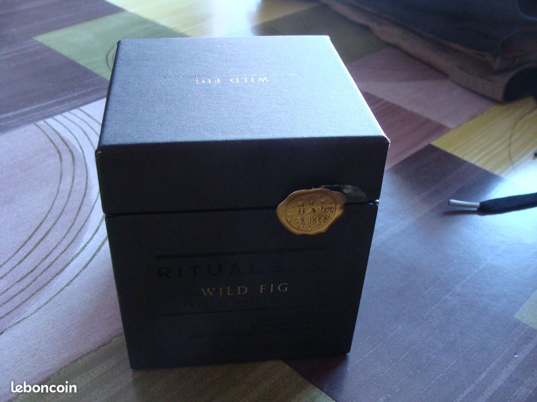 Bougie Rituals Wild Fig dans un beau pot noir stylé (image 2)