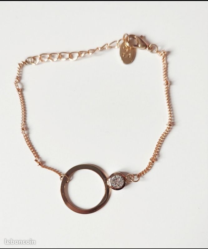 Bracelet doré (image 1)
