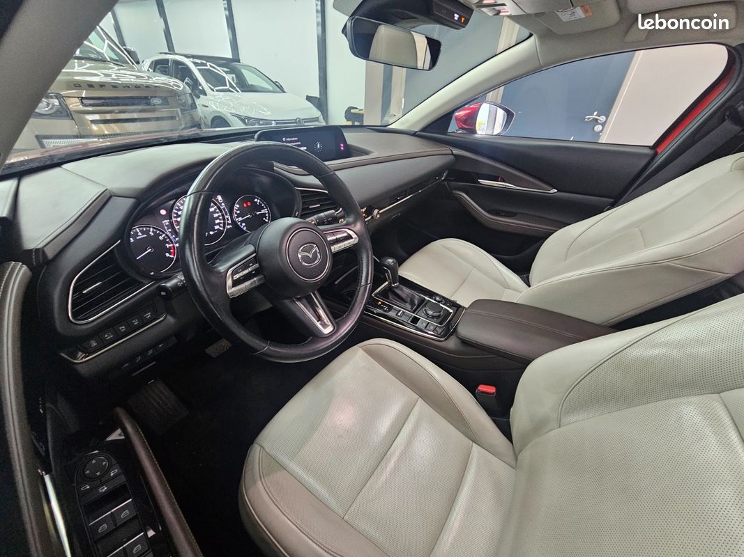 MAZDA CX-30 Exclusive 4x2 toit ouvrant / appel carPlay et Android auto / feux et essuis glace automatique / regulateur adaptatif / affichage tete auto / sièges et volant électrique chauffant (image 10)