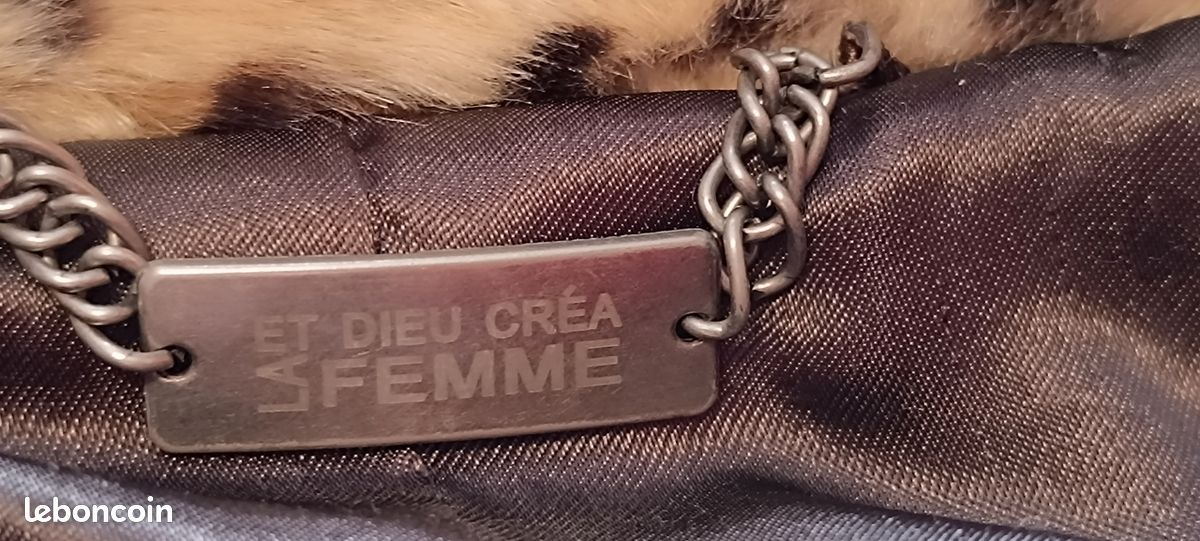 Manteau avec capuche "Et Dieu Créa La Femme" fausse fourrure - Taille 40/42 (image 9)