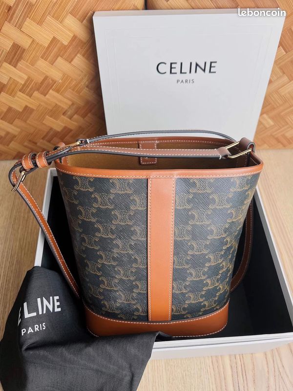 Main Céline Sac A Main CÃ©line Sac Seau Moyen MODÈLE Toile