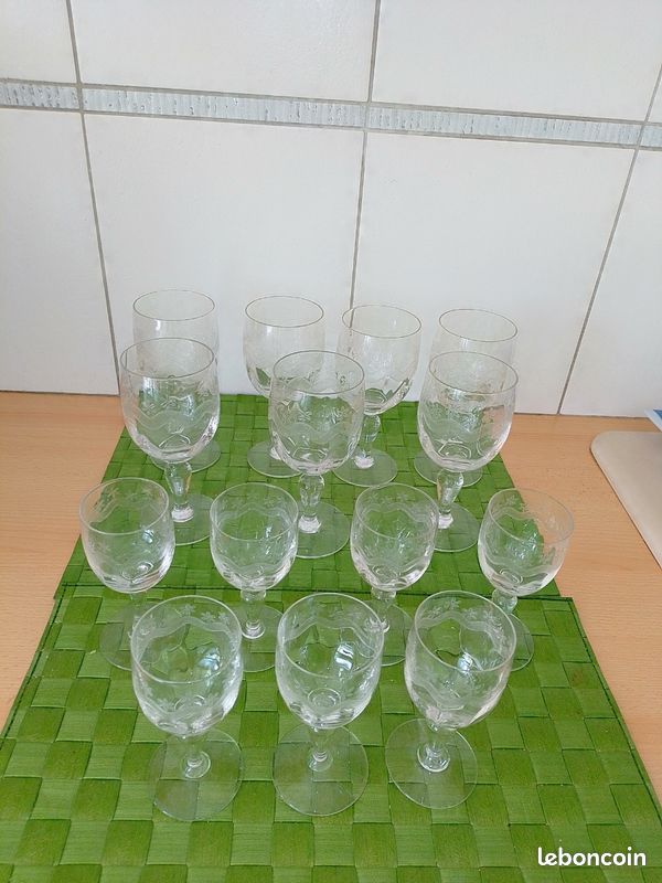 Distributeur D'eau Vintage The Mini – 8 Verres – Ancien Stock – Crème