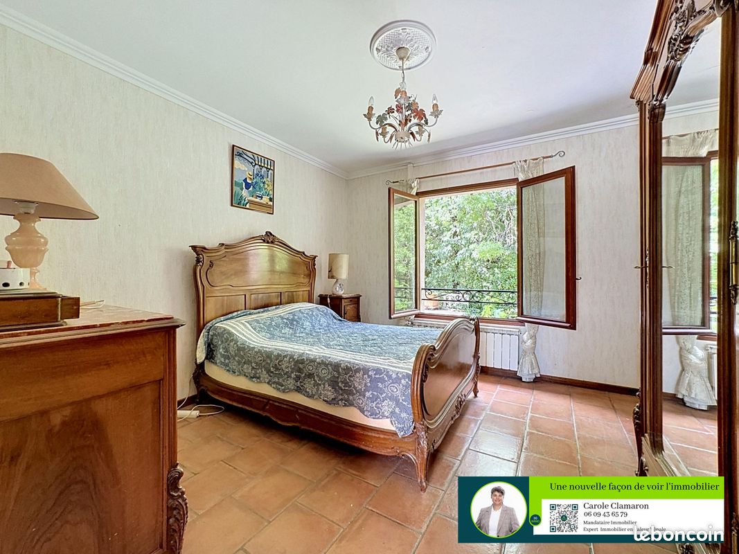 Vente | Maison T4 | 5p | 3ch | 165 m² | Saint-Mamert-du-Gard | Grand terrain | Terrasse · Jardin. Piscine (image 8)