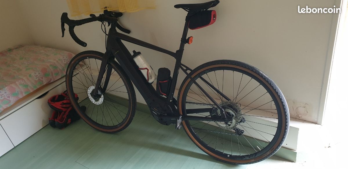 Velo Gravel électrique GIANT Revolt E+Pro Vélos