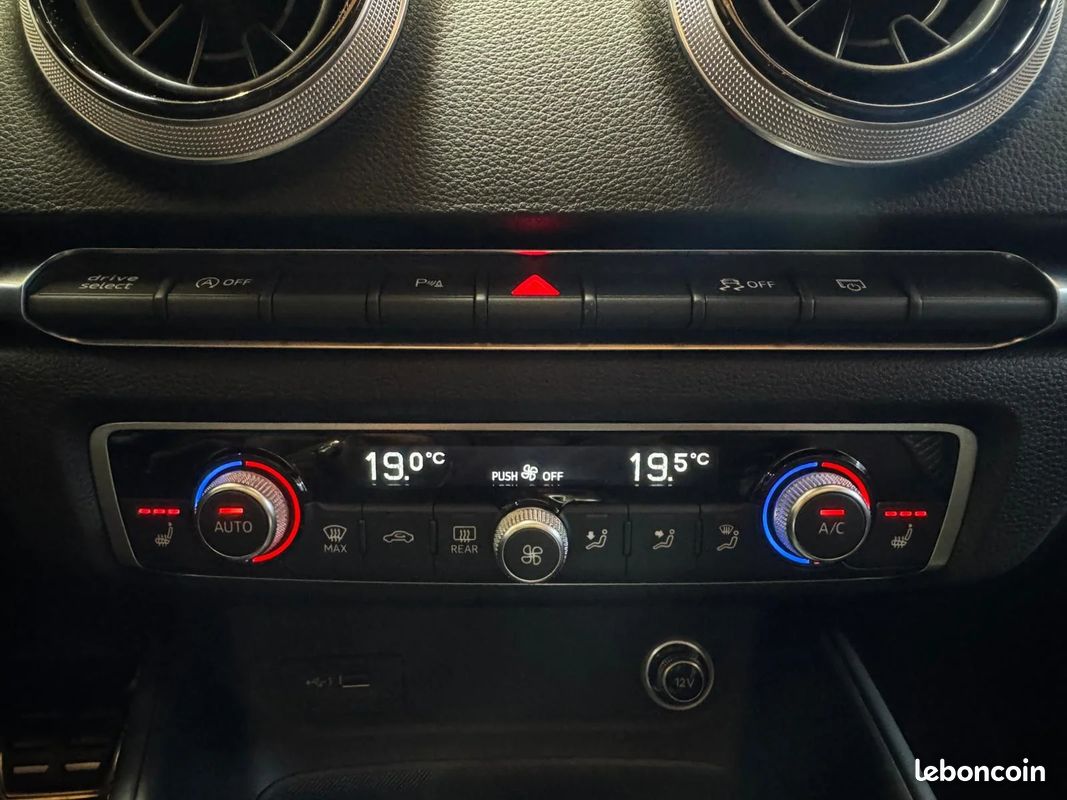 AUDI RS3 SPORTBACK 2.5 TFSI 400 S tronic 7 Quattro - Toit ouvrant - Caméra de recul - Bang et olufsen - Sièges chauffants (image 24)