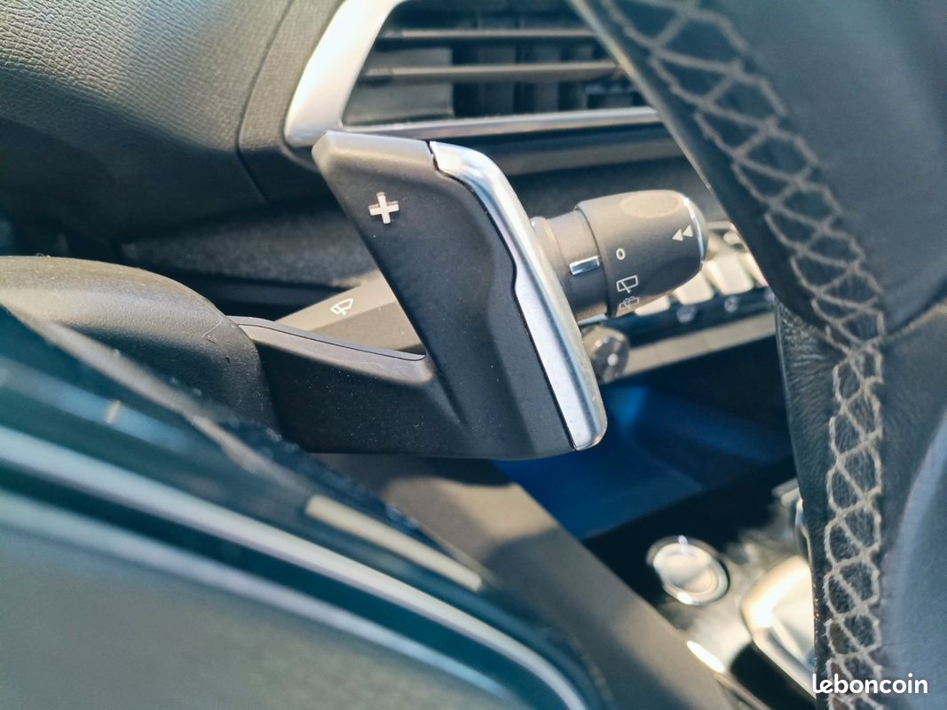 PEUGEOT 3008 Hybrid 225 e-EAT8 Allure Pack (image 14)