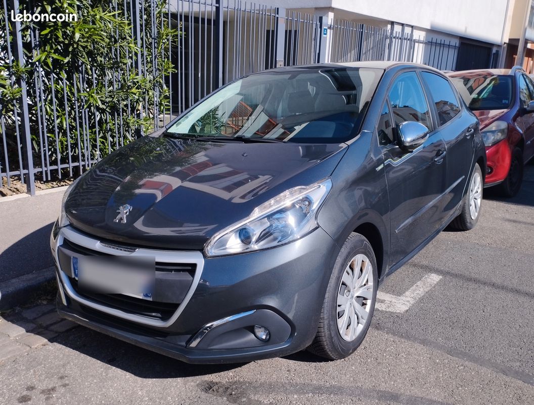 Peugeot 208 1.2 VTi 82 - 38000 km - 2016 - Essence (image 1)