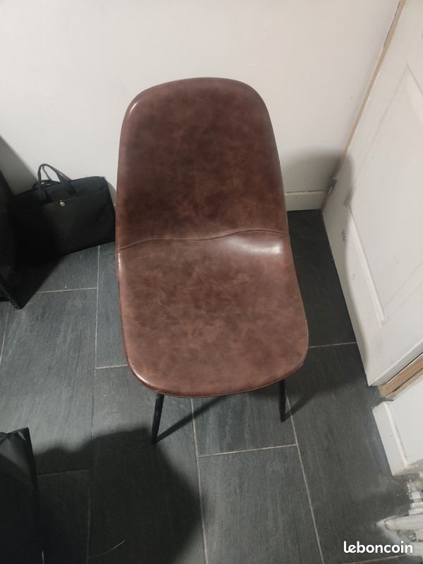 Chaise similicuir (image 1)