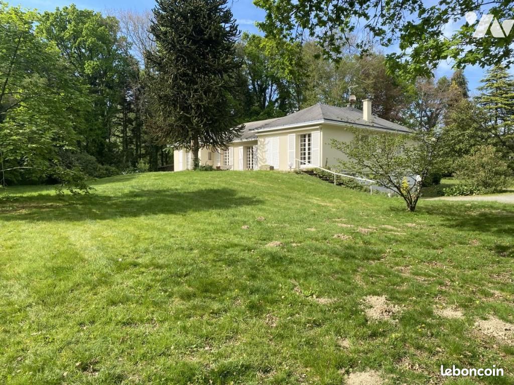 Maison 5 pièces 190 m² · à Vigneux-de-Bretagne · 190 m² · 384 800 €