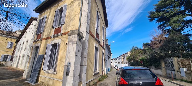 Maison de ville ,parking ,200 Mètres des remparts