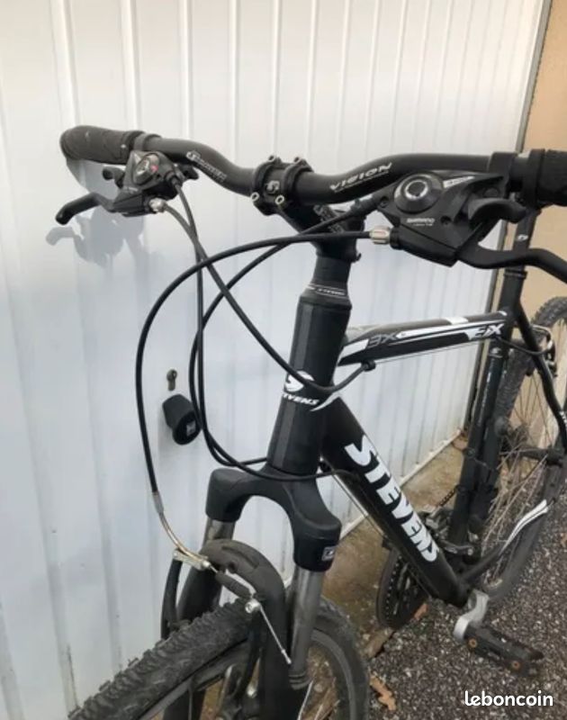 Vélo de marque Stevens (image 10)